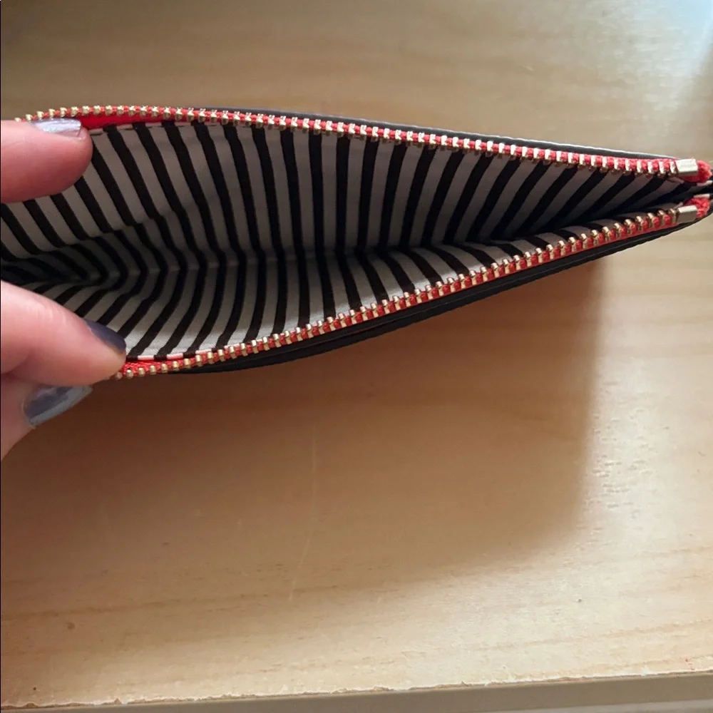 Henri Bendel banklet wallet - Picture 4 of 8